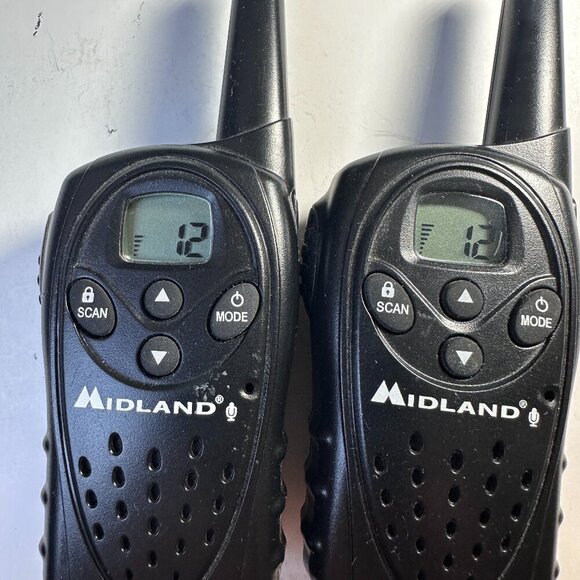 MIDLAND LXT80 TWO-WAY 2 RADIO SET, 22 CHANELS SHORT RANGE WALKIE TALKIE, BLACK - Picture 2 of 11
